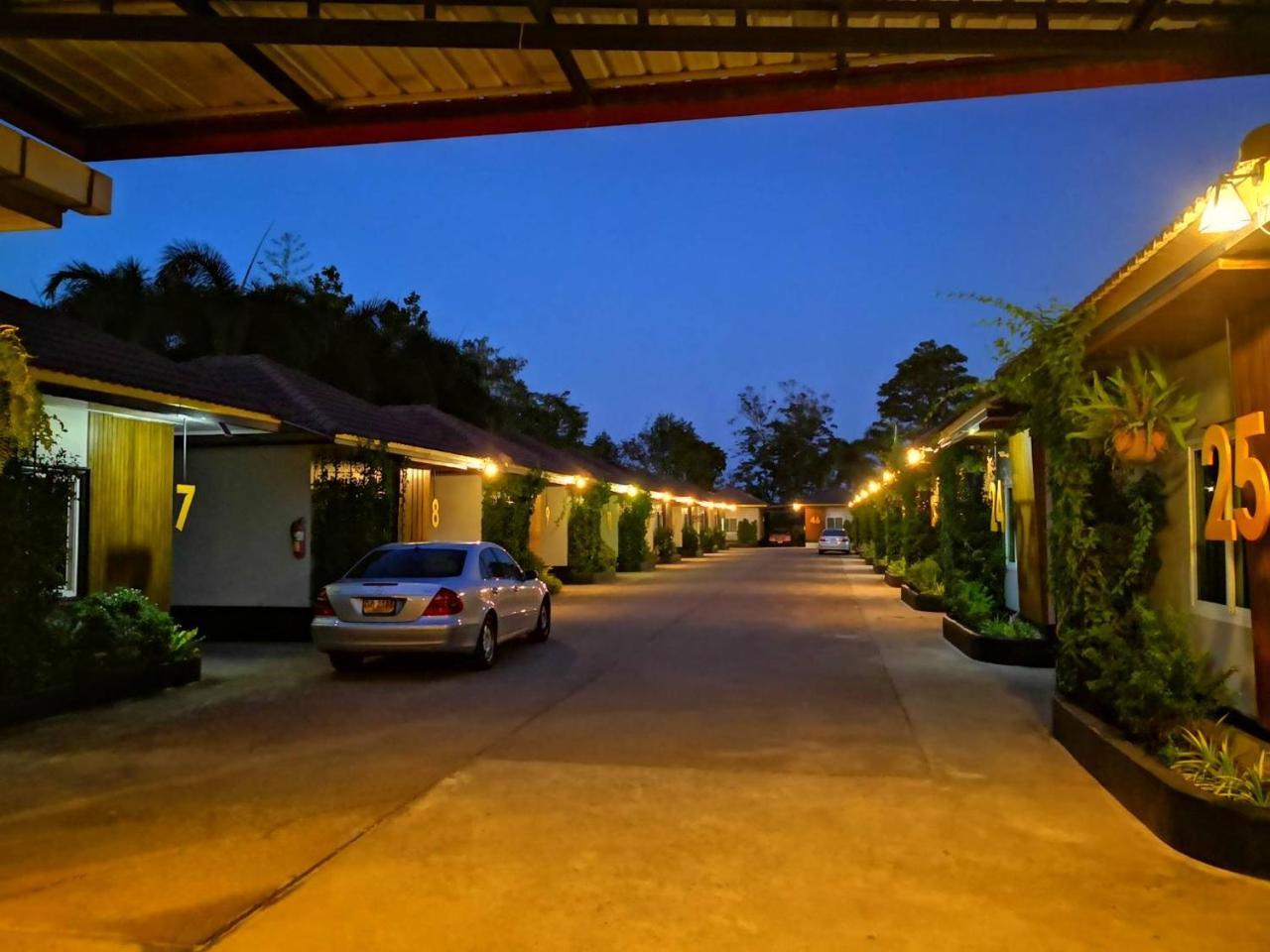 Golden House Hotel Sakaeo Sa Kaeo Extérieur photo