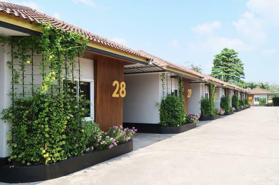 Golden House Hotel Sakaeo Sa Kaeo Extérieur photo