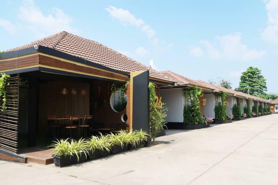 Golden House Hotel Sakaeo Sa Kaeo Extérieur photo